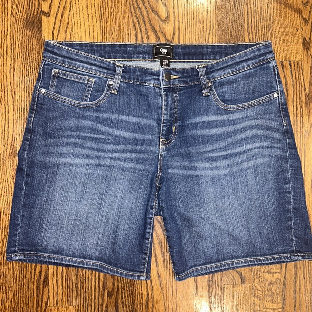 GAP Bermuda Denim Shorts Dark Wash EUC Sz 14 / 32